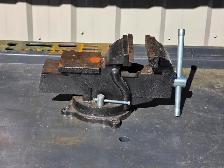 Mastercraft Vise with Swivel Base, 5-in Model #057-9005-2 - Photo 7
