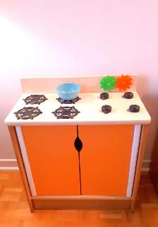Meuble jouet cuisinière pour salle de jeux d'enfant