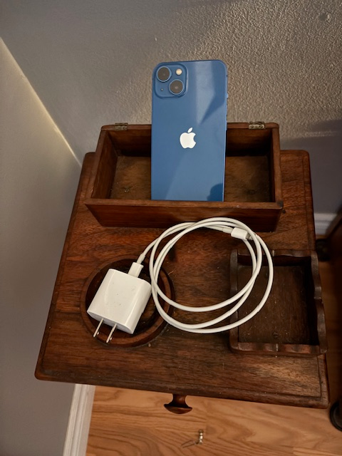 IPHONE 13 MINT CONDITION