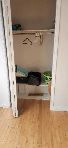 Private room & own private bathroom  Jacuzzi tub..available now - Photo 5