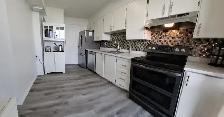 3 Bedrooms Condominium in Markham. - Photo 2