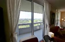 3 Bedrooms Condominium in Markham. - Photo 7