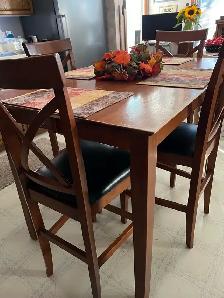 dinning table and chairs