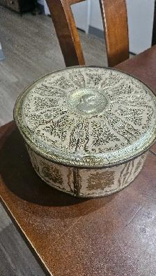 Boîte ronde vintage en métal (Guildcraft, New York) - Photo 6