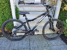 Giant Yukon Mountain Bike with Disc Brakes - Photo 2