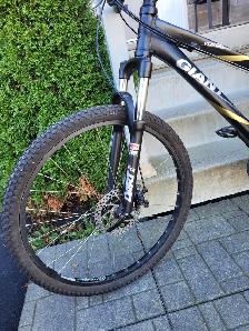 Giant Yukon Mountain Bike with Disc Brakes - Photo 3