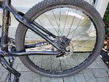 Giant Yukon Mountain Bike with Disc Brakes - Photo 4