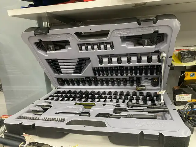 Stanley 183 Piece Socket Set