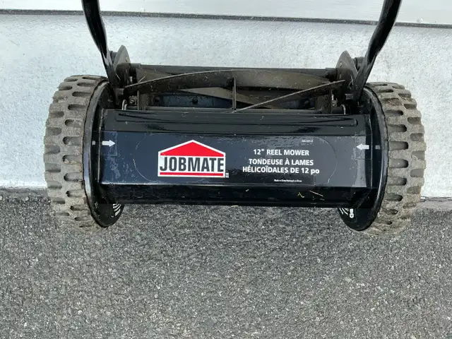 Tondeuse manuelle JOBMATE 12 pouces presque neuve
