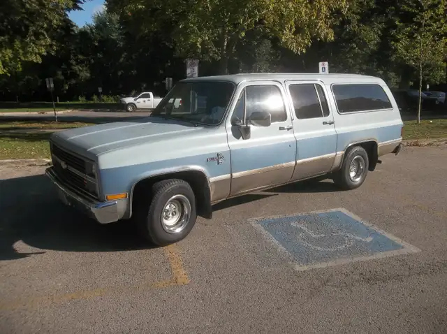 Low mileage Alberta square Chevy 1984 Suburban ..... a beauty