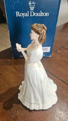 Figurine MARIA en porcelaine (HN 3381, Royal Doulton) - Photo 4