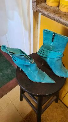 womens Danier lambskin suede bundle with matching Ce - Photo 10