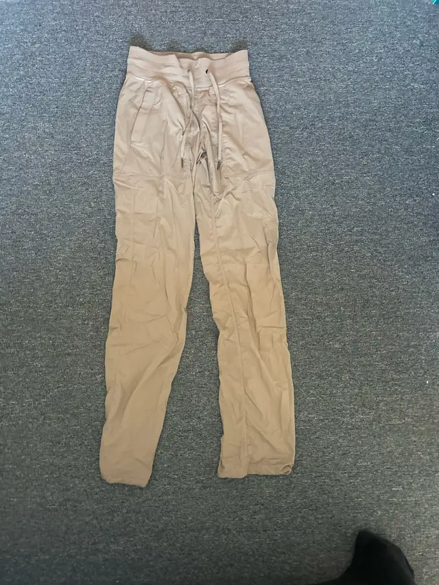 Lululemon - Size 2 Pants - TALL