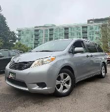 2011 Toyota Sienna LE / Drives perfect / certified