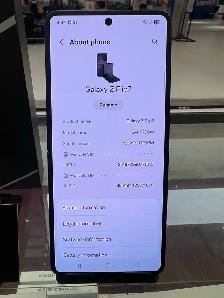 Amazing Offer! Samsung Z Flip7-256gb! - Photo 5