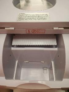 XL ICE MAKER MAKES 3 SIZES/33 POUNDS A DAY - Photo 3