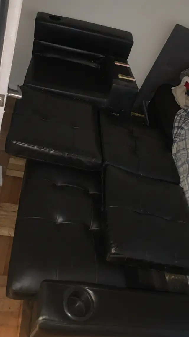 Sectional Sofa. - Black Leather