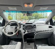 2011 Toyota Sienna LE / Drives perfect / Remote starter - Photo 3