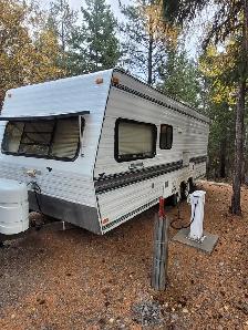 1995 travel trailer - Photo 2