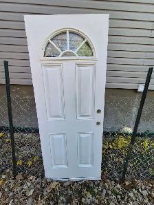 Exterior door - Photo 2