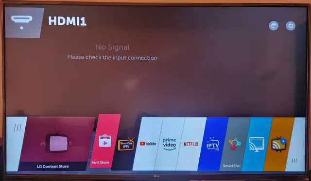 LG 55' 4K UHD Smart TV Ultra HD – Like New, Original Box