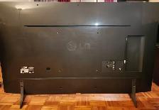 LG 55' 4K UHD Smart TV Ultra HD – Like New, Original Box - Photo 8