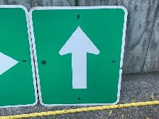 Two Metal Traffic Directional Signs ! - Photo 3