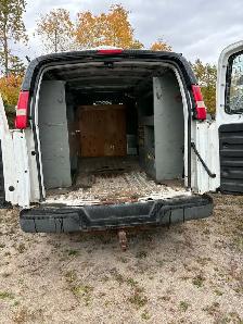 2009 Chevrolet cargo van - Photo 5