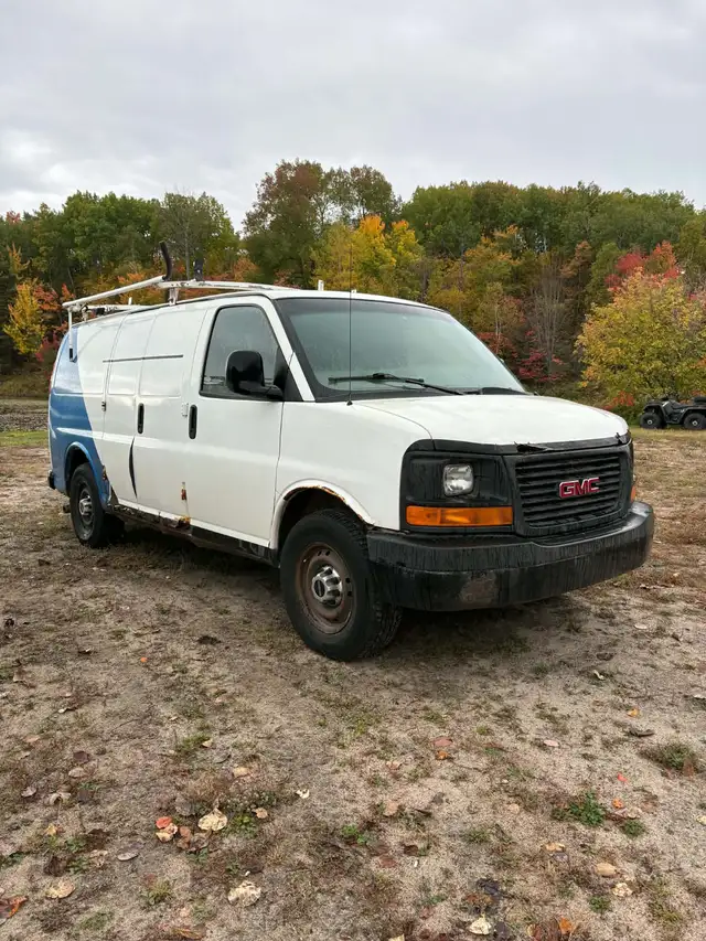 2011 GMC cargo van