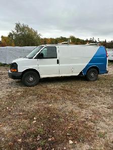 2011 GMC cargo van - Photo 3