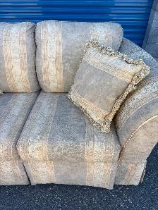 Love Seat - Photo 5
