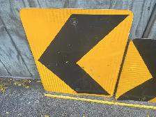 Two Vintage Metal CHEVRON Road Signs ! - Photo 2