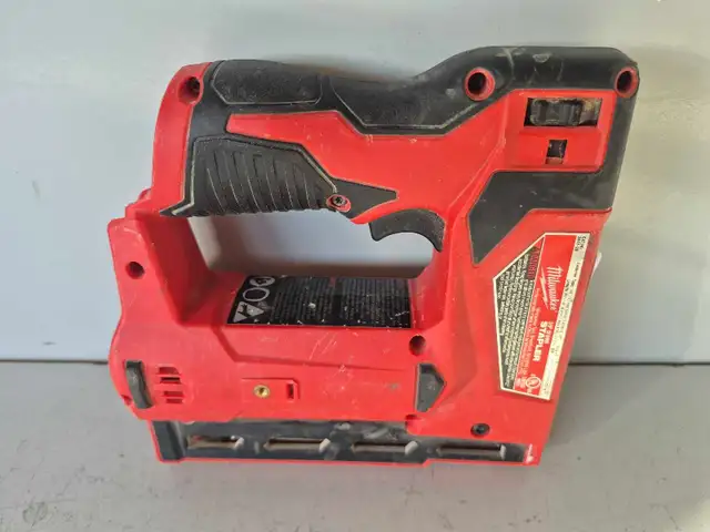 12v 3/8' Milwaukee 244720 Stapler (33074856)