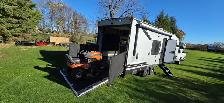 2019 30' 4SEASON WOLF PACK LIMITED-6814LB-BIG 8X15X7H TOY HAULER