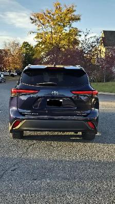 2023 Toyota Highlander XLE - Photo 2