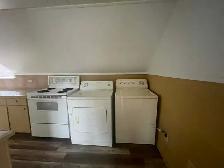 Spacious 3 Bedroom Apartment - Photo 2