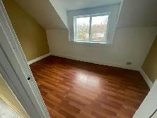 Spacious 3 Bedroom Apartment - Photo 3