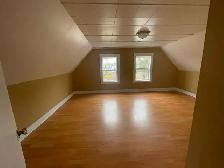 Spacious 3 Bedroom Apartment - Photo 7