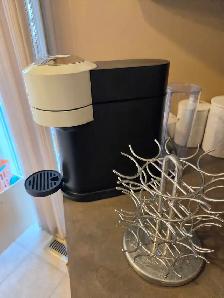 Nespresso Vertuo Next Coffee Maker - Like New - Photo 2