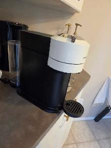 Nespresso Vertuo Next Coffee Maker - Like New - Photo 3