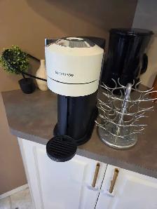 Nespresso Vertuo Next Coffee Maker - Like New - Photo 4