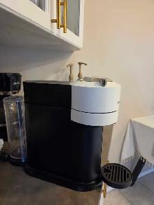 Nespresso Vertuo Next Coffee Maker - Like New - Photo 6