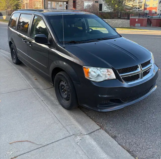 2012 DODGE GRAND CARAVAN SE