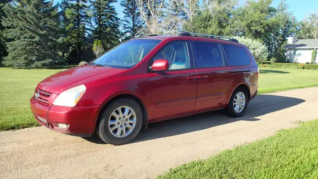 08 Kia Sedona Van