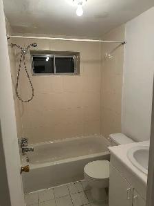 Near Metro Snowdom.Spacious 3 1/2,apartment available Now - Photo 10