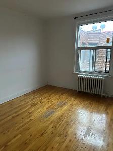Spacious 1 1/2, 4 1/2 Apt. available Now Next to Metro Snowdom. - Photo 8