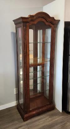 China cabinet in excellent condition needs a new home.