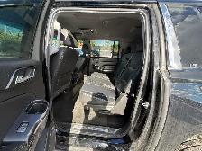 2018 Chevrolet Suburban LT - Photo 12