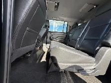 2018 Chevrolet Suburban LT - Photo 13