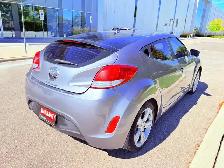2014 Hyundai Veloster Base w/Red 3dr Hatchback - Photo 4